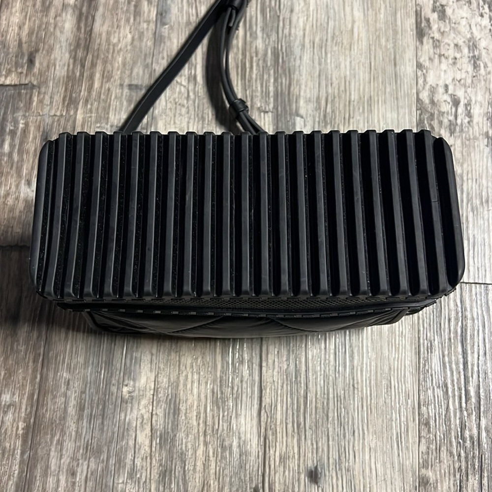 Charles & Keith - Picture 3 of 4